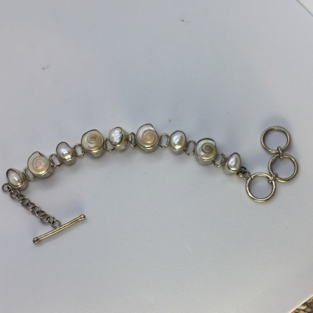 Handmade silver shell bracelet - Picture 2 of 4